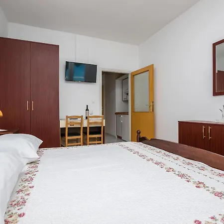 And Franka Апартаменты Жаборич